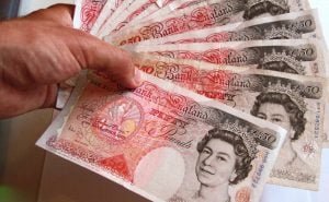 50 pound notes fan